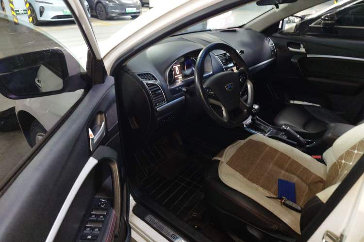 Used Geely Auto Emgrand 2015 Sedan 1.5L CVT Upward Version Driver Seat