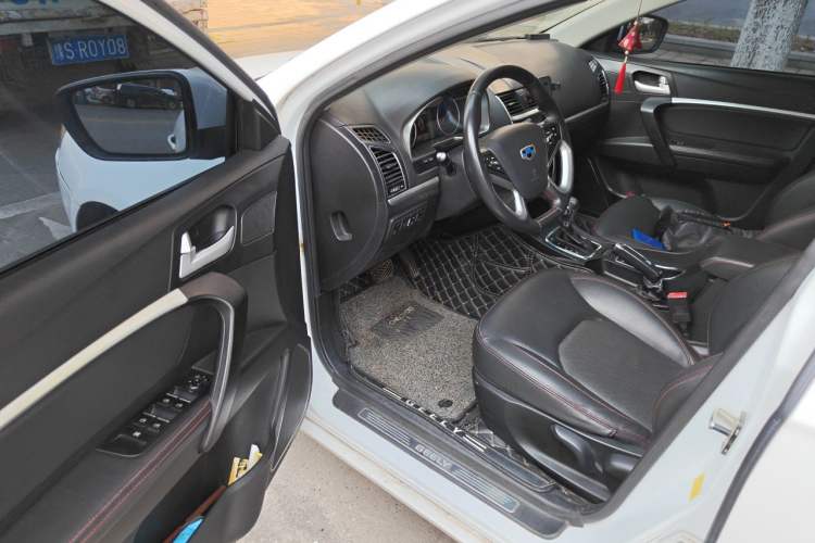 Used Geely Auto Emgrand 2015 Sedan 1.5L CVT Upward Version Driver Seat