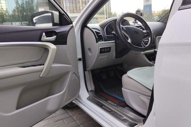 Used Geely Auto Emgrand 2015 Sedan 1.5L Manual - Top Trim Level Driver Seat