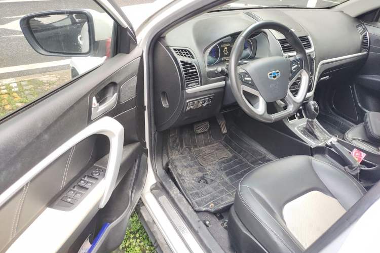 Used Geely Auto Emgrand 2015 Hatchback RS 1.3T CVT Top-Tier Version Driver Seat