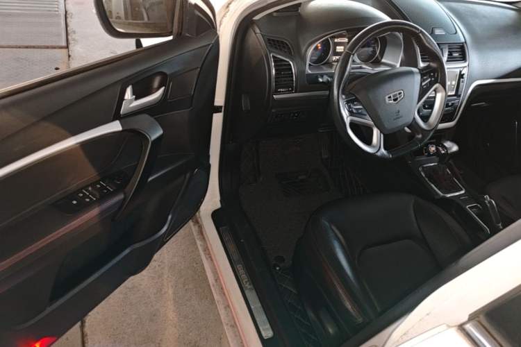 Used Geely Auto Emgrand 2015 Sedan 1.5L CVT Upward Version Driver Seat