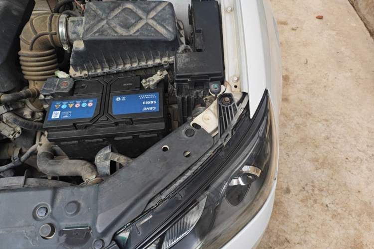 Used Geely Auto Emgrand 2015 Sedan 1.5L CVT Upward Version Engine Bay Left