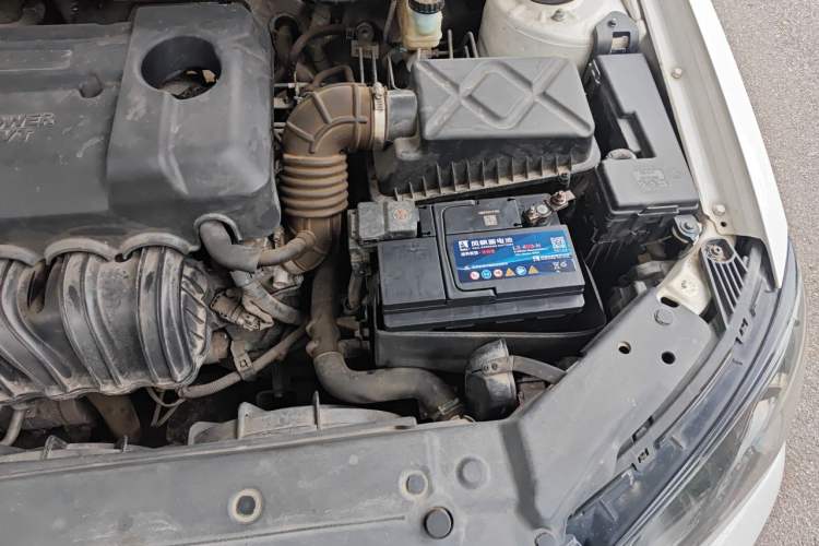 Used Geely Auto Emgrand 2015 Sedan 1.5L CVT Upward Version Engine Bay Left