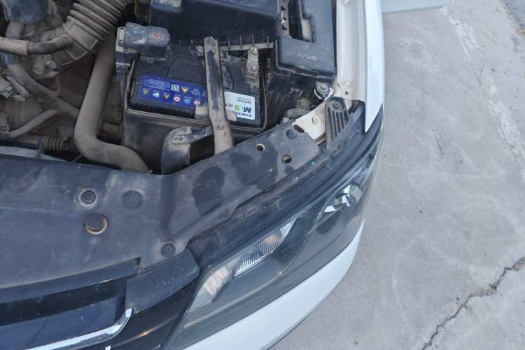 Used Geely Auto Emgrand 2015 Hatchback RS 1.5L Manual - Top Trim Level Engine Bay Left