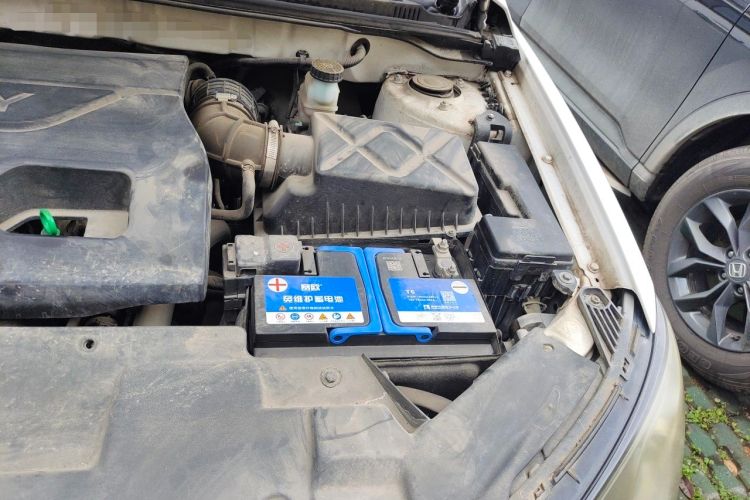 Used Geely Auto Emgrand 2015 Hatchback RS 1.3T CVT Top-Tier Version Engine Bay Left