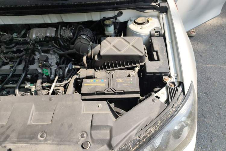 Used Geely Auto Emgrand 2015 Sedan 1.3T CVT Upward Edition Engine Bay Left