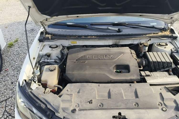 Used Geely Auto Emgrand 2015 Hatchback RS 1.3T Manual Top-Trim Version Engine Bay Right