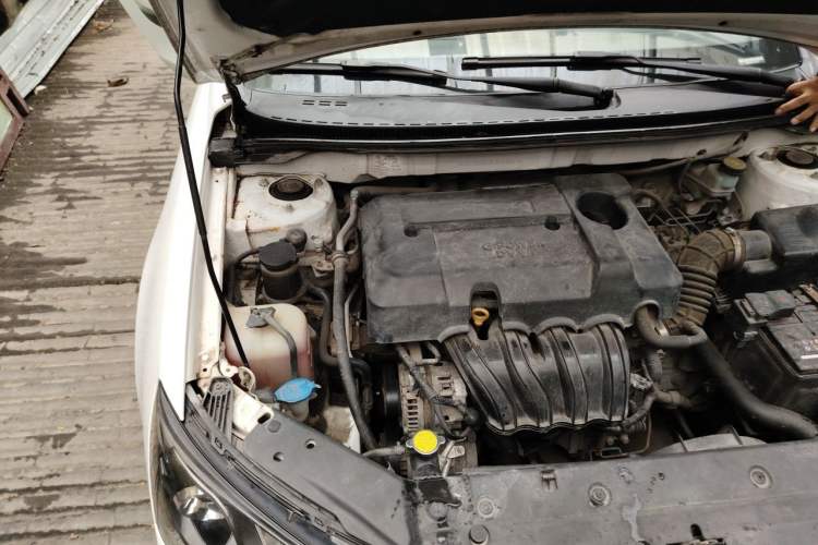 Used Geely Auto Emgrand 2015 Sedan 1.5L Manual - Top Trim Level Engine Bay Right