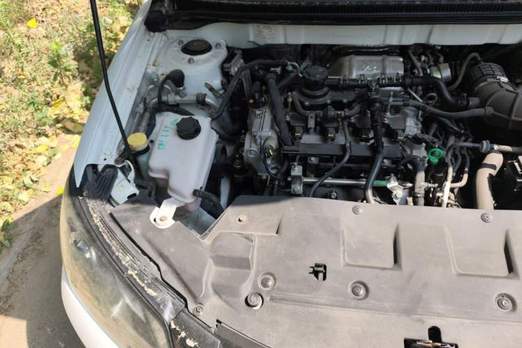 Used Geely Auto Emgrand 2015 Sedan 1.3T CVT Upward Edition Engine Bay Right