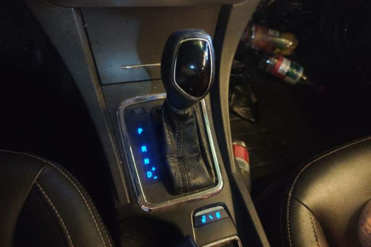 Used Geely Auto Emgrand 2015 Hatchback RS 1.3T CVT Top-Tier Version Gear Lever