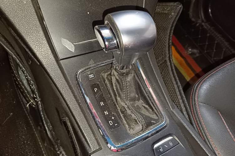 Used Geely Auto Emgrand 2015 Sedan 1.5L CVT Upward Version Gear Lever