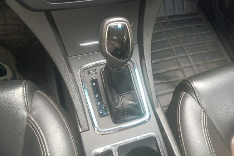 Used Geely Auto Emgrand 2015 Hatchback RS 1.5L CVT Upward Edition Gear Lever