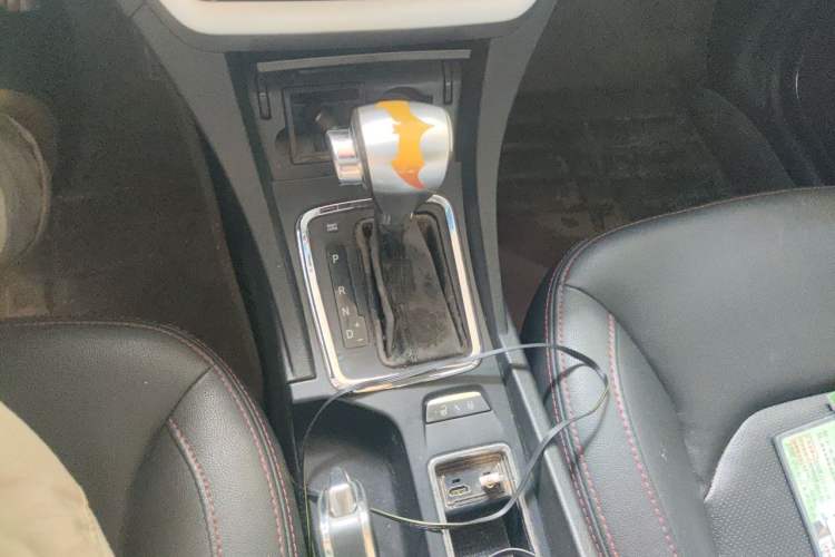 Used Geely Auto Emgrand 2015 Sedan 1.5L CVT Upward Version Gear Lever