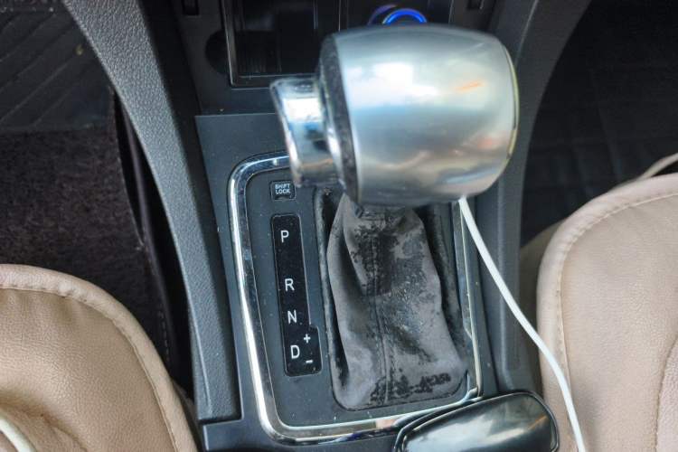 Used Geely Auto Emgrand 2015 Sedan 1.5L CVT Upward Version Gear Lever