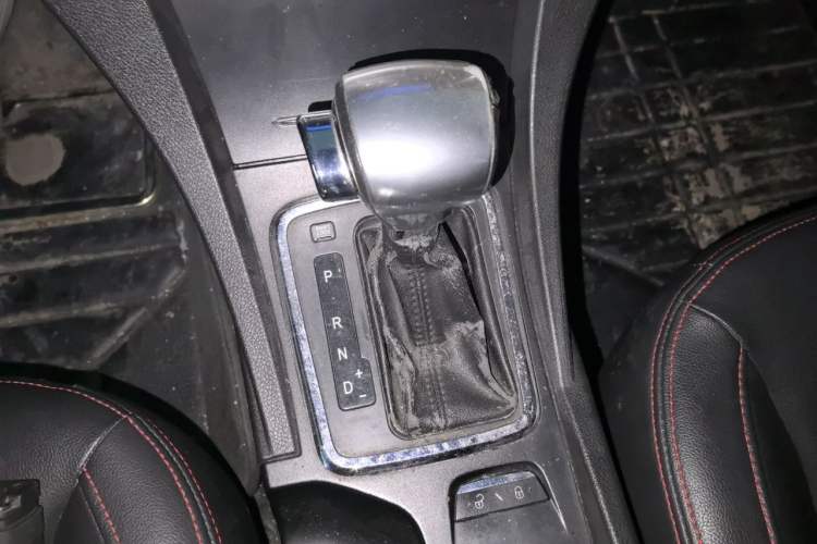 Used Geely Auto Emgrand 2015 Sedan 1.3T CVT Upward Edition Gear Lever