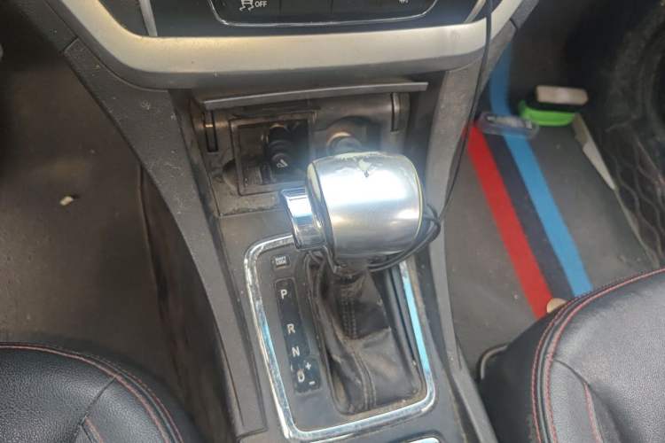 Used Geely Auto Emgrand 2015 Sedan 1.5L CVT Upward Version Gear Lever