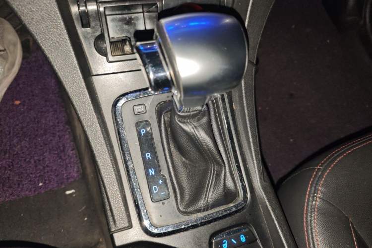 Used Geely Auto Emgrand 2015 Sedan 1.5L CVT Upward Version Gear Lever