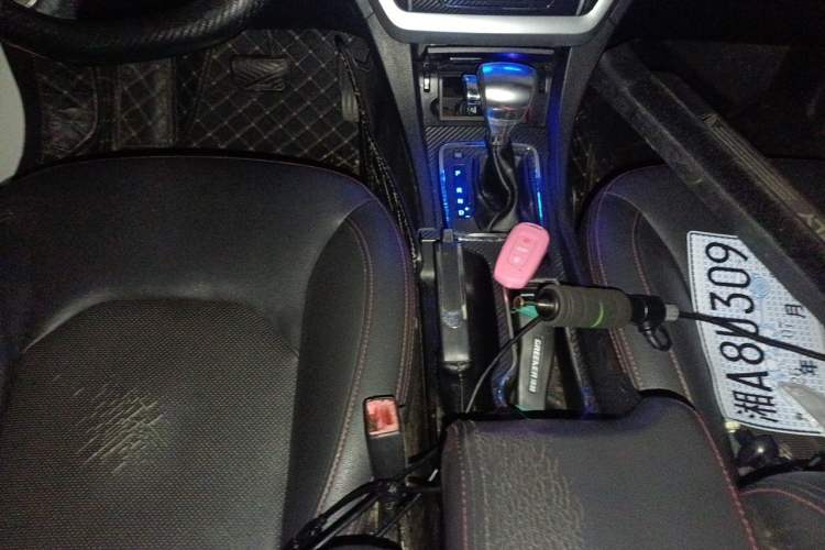 Used Geely Auto Emgrand 2015 Sedan 1.5L CVT Upward Version Gear Lever