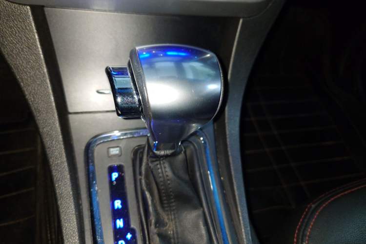Used Geely Auto Emgrand 2015 Sedan 1.5L CVT Upward Version Gear Lever