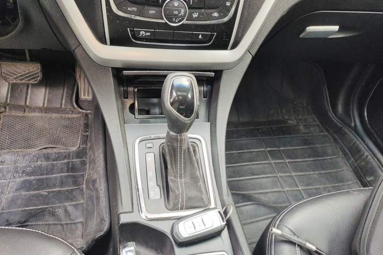 Used Geely Auto Emgrand 2015 Hatchback RS 1.3T CVT Top-Tier Version Gear Lever
