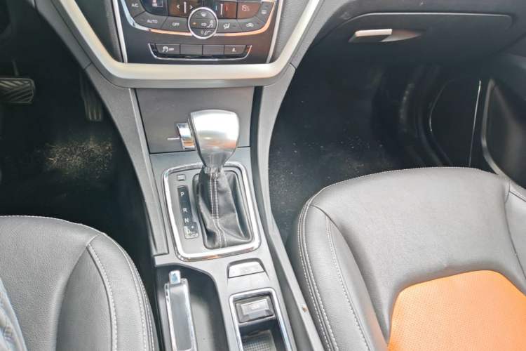 Used Geely Auto Emgrand 2015 Hatchback RS 1.5L CVT Upward Edition Gear Lever