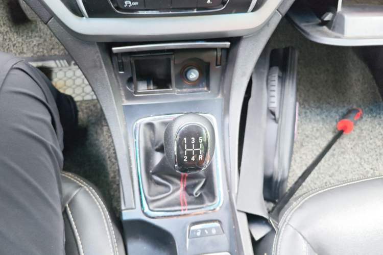 Used Geely Auto Emgrand 2015 Hatchback RS 1.5L Manual - Top Trim Level Gear Lever