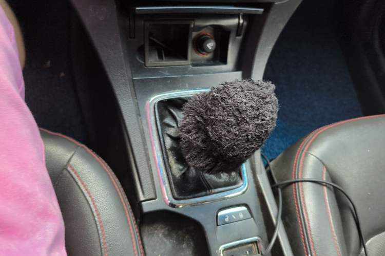 Used Geely Auto Emgrand 2015 Sedan 1.5L Manual - Top Trim Level Gear Lever