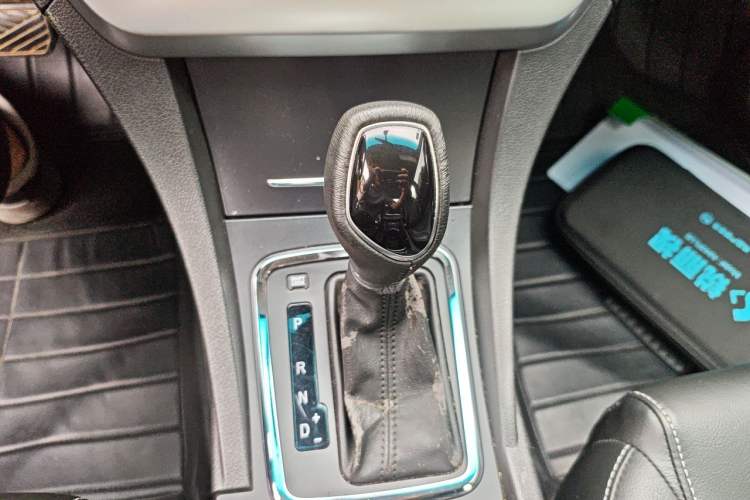 Used Geely Auto Emgrand 2015 Sedan 1.5L CVT Upward Version Gear Lever