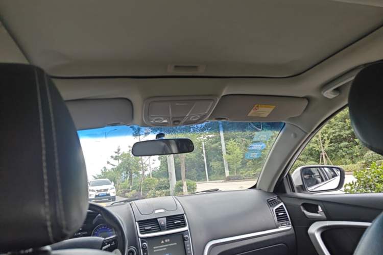 Used Geely Auto Emgrand 2015 Sedan 1.5L Manual - Top Trim Level Headliner