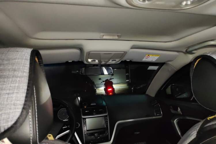 Used Geely Auto Emgrand 2015 Sedan 1.5L Manual - Top Trim Level Headliner