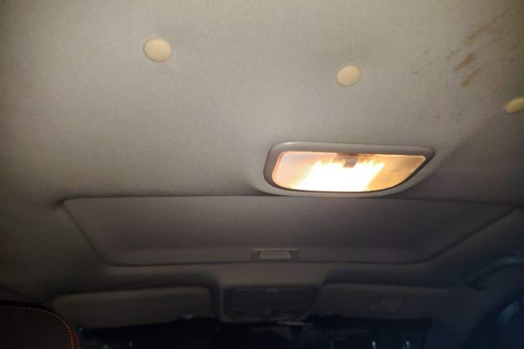 Used Geely Auto Emgrand 2015 Sedan 1.5L CVT Upward Version Headliner