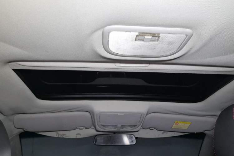 Used Geely Auto Emgrand 2015 Sedan 1.3T CVT Upward Edition Headliner