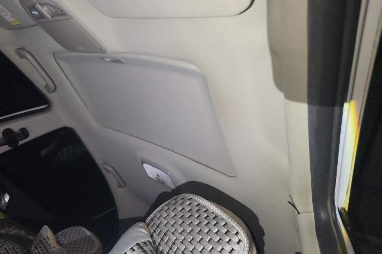 Used Geely Auto Emgrand 2015 Sedan 1.5L Manual - Top Trim Level Headliner