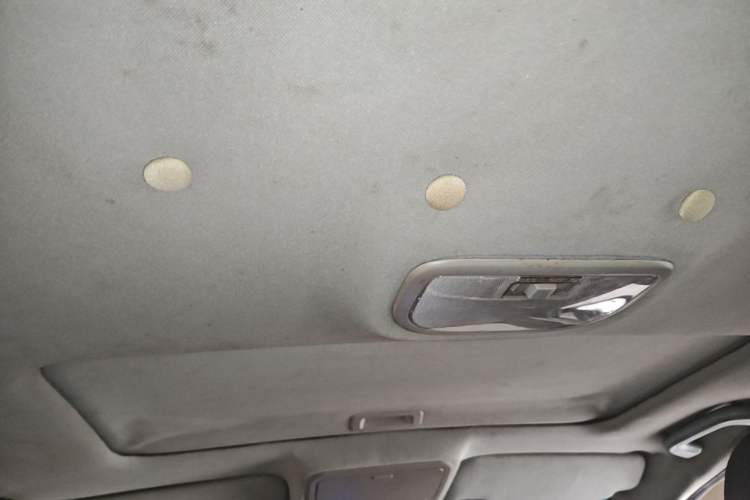 Used Geely Auto Emgrand 2015 Sedan 1.5L Manual - Top Trim Level Headliner
