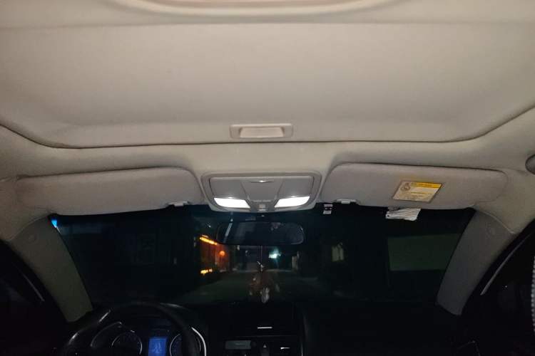 Used Geely Auto Emgrand 2015 Sedan 1.3T CVT Upward Edition Headliner
