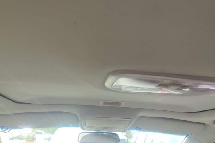 Used Geely Auto Emgrand 2015 Sedan 1.5L Manual - Top Trim Level Headliner