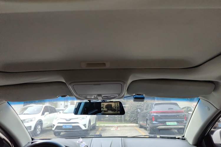 Used Geely Auto Emgrand 2015 Sedan 1.5L Manual - Top Trim Level Headliner