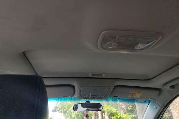Used Geely Auto Emgrand 2015 Sedan 1.3T CVT Upward Edition Headliner