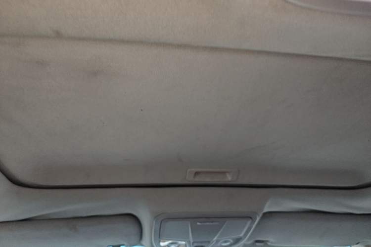 Used Geely Auto Emgrand 2015 Sedan 1.5L Manual - Top Trim Level Headliner