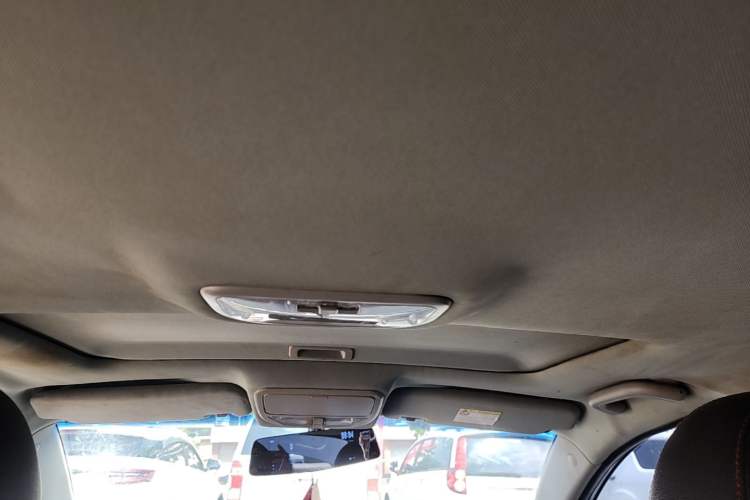 Used Geely Auto Emgrand 2015 Sedan 1.5L Manual - Top Trim Level Headliner
