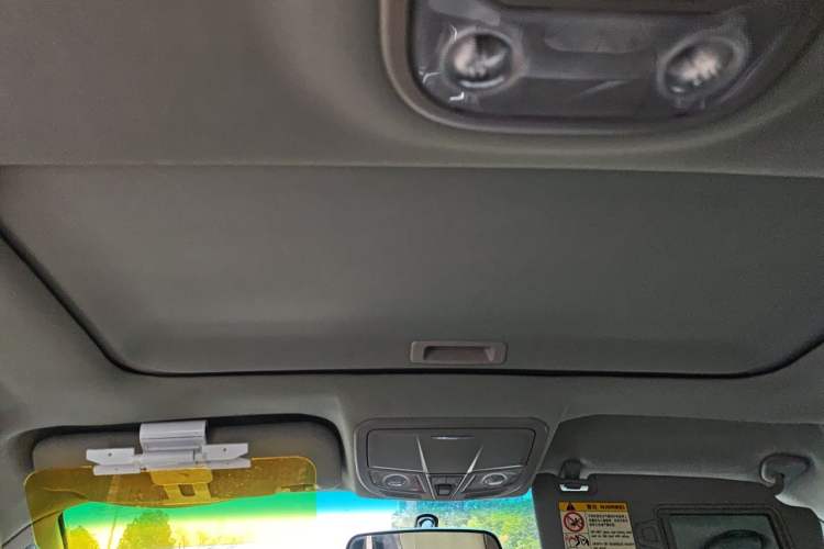 Used Geely Auto Emgrand 2015 Sedan 1.5L CVT Upward Version Headliner