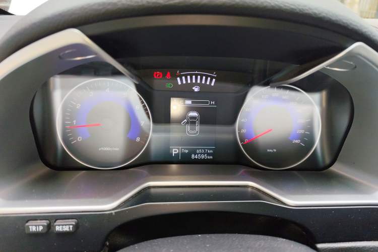 Used Geely Auto Emgrand 2015 Sedan 1.3T CVT Upward Edition Instrument Cluster