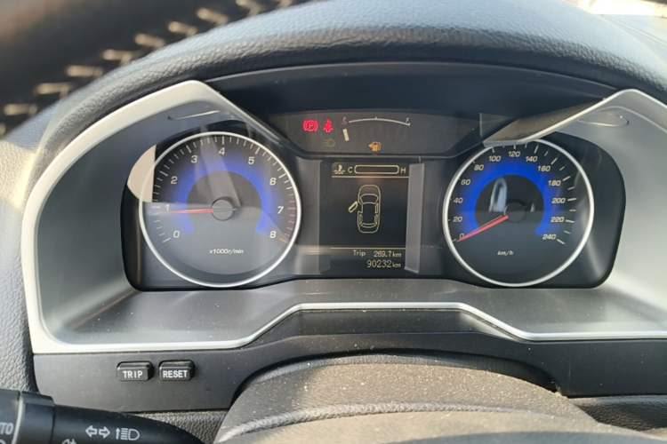 Used Geely Auto Emgrand 2015 Hatchback RS 1.3T Manual Top-Trim Version Instrument Cluster