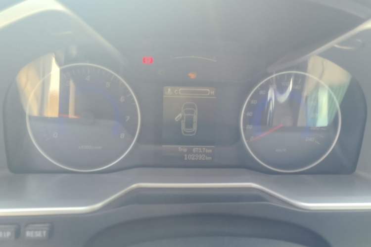 Used Geely Auto Emgrand 2015 Sedan 1.5L Manual - Top Trim Level Instrument Cluster