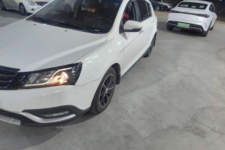 Used Geely Auto Emgrand 2015 Hatchback RS 1.5L Manual - Top Trim Level Left Front Headlight