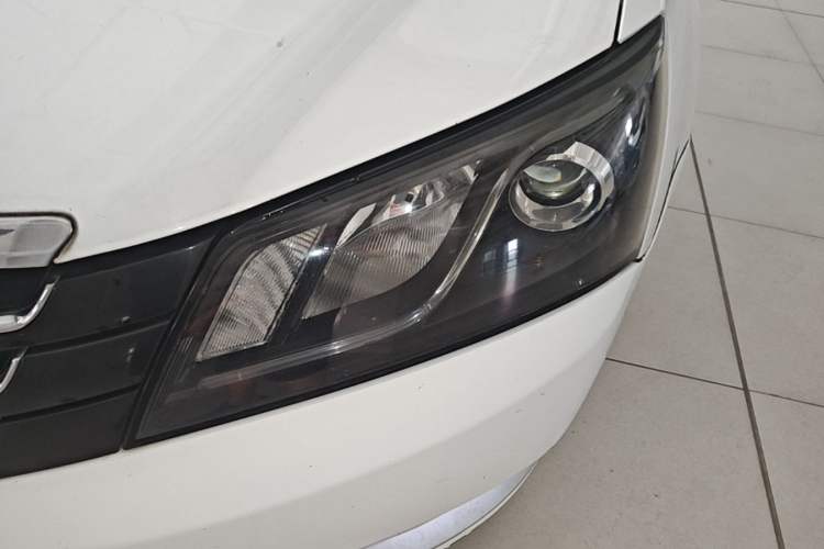 Used Geely Auto Emgrand 2015 Sedan 1.5L Manual - Top Trim Level Left Front Headlight