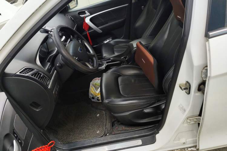 Used Geely Auto Emgrand 2015 Sedan 1.3T CVT Upward Edition Left Front Seat