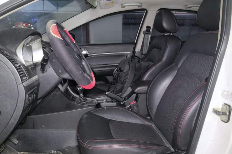Used Geely Auto Emgrand 2015 Sedan 1.3T CVT Upward Edition Left Front Seat