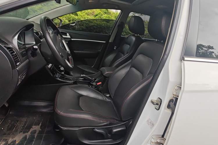 Used Geely Auto Emgrand 2015 Sedan 1.5L CVT Upward Version Left Front Seat