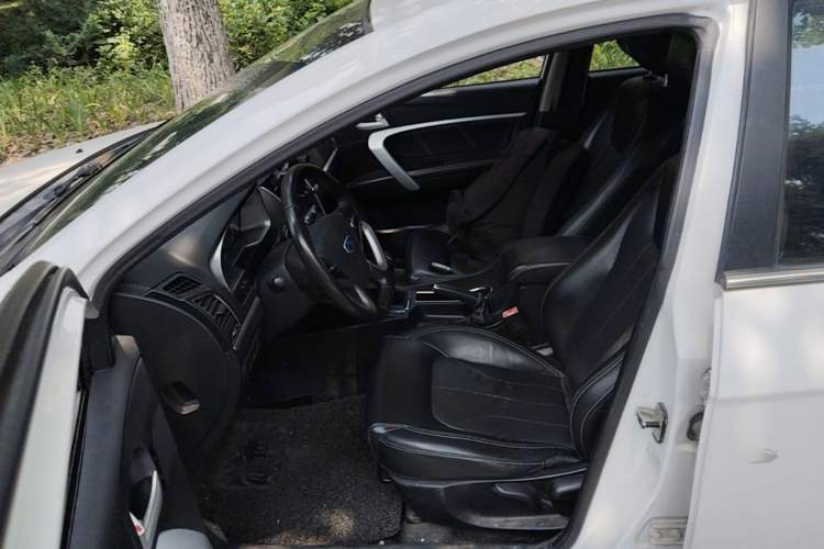 Used Geely Auto Emgrand 2015 Sedan 1.5L Manual - Top Trim Level Left Front Seat